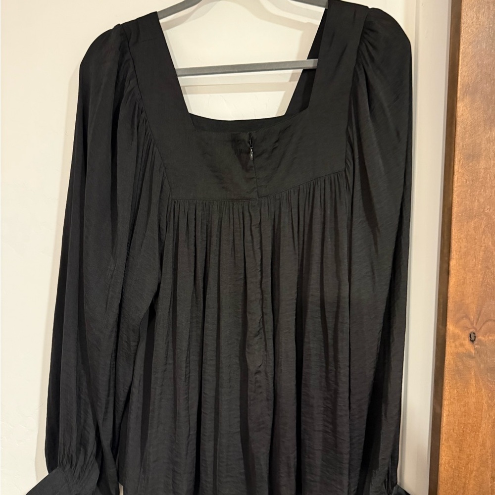 Nordstrom Halogen Black Pleated Long Sleeve Blouse ~ Gorgeous and Flowy - Picture 2 of 3